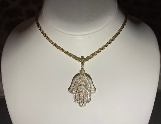 Alluring Hamsa